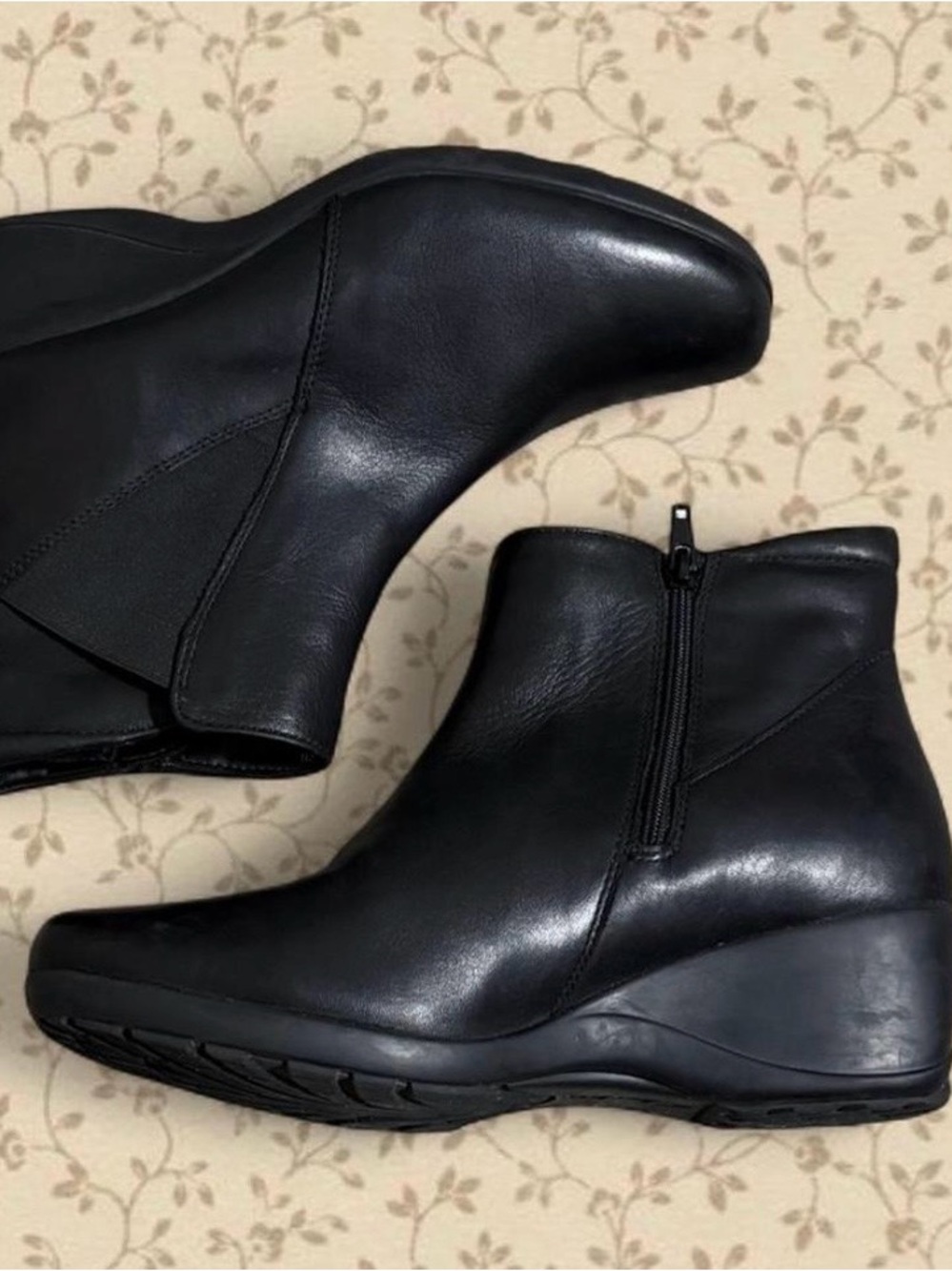 Clark’s Black Leather Wedge Ankle Boots, size 8